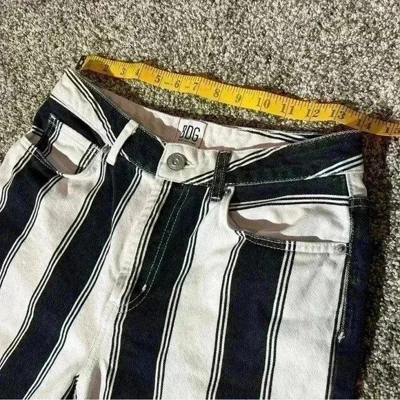 BDG Jeans, Urban Outfitters, Women Size 27 W, Mom, Black & White Striped Jeans - Picture 5 of 9